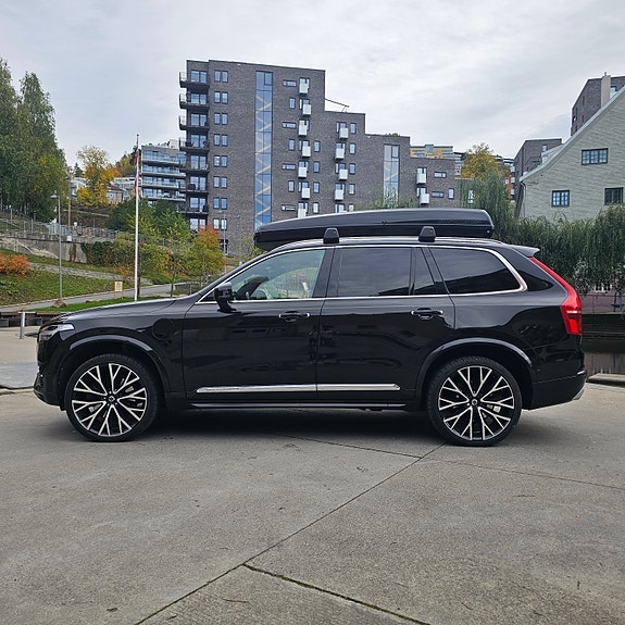 Volvo XC90 3 of 30