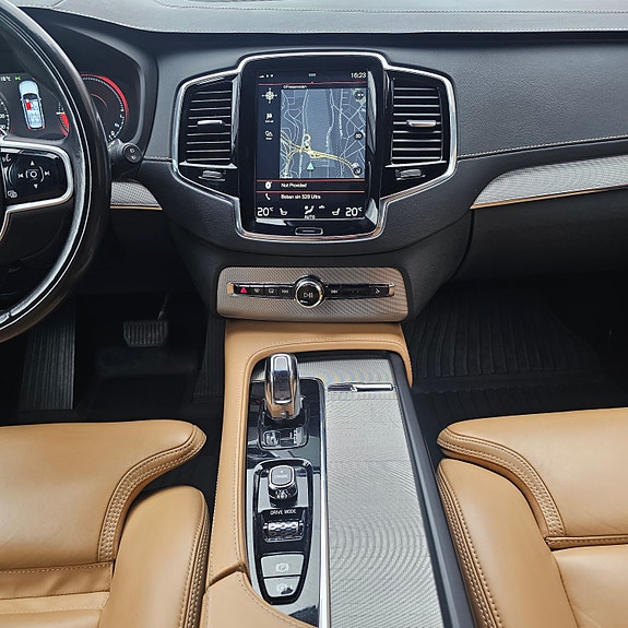 Volvo XC90 22 of 30