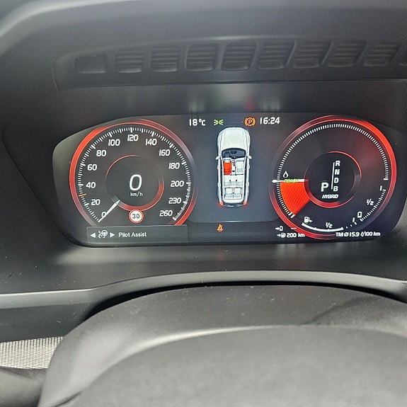 Volvo XC90 23 of 30