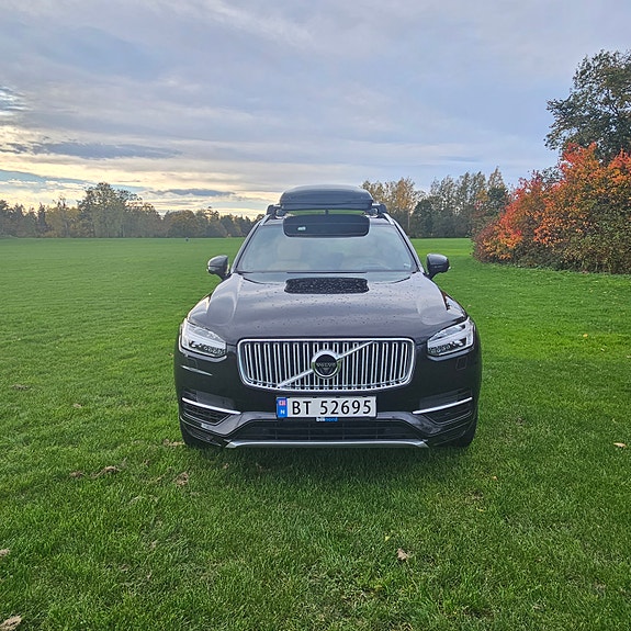 Volvo XC90 16 of 30