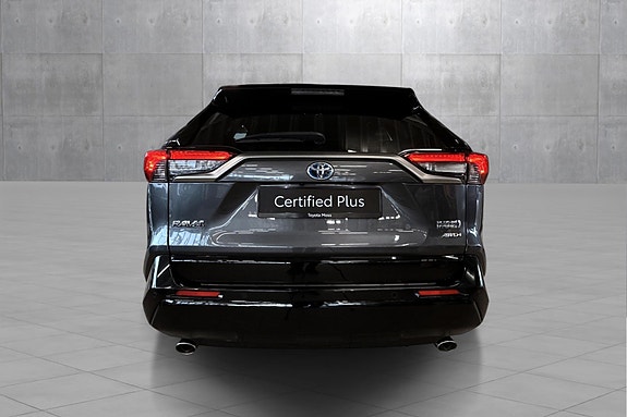 Toyota RAV4 Plug-in Hybrid 4 of 25