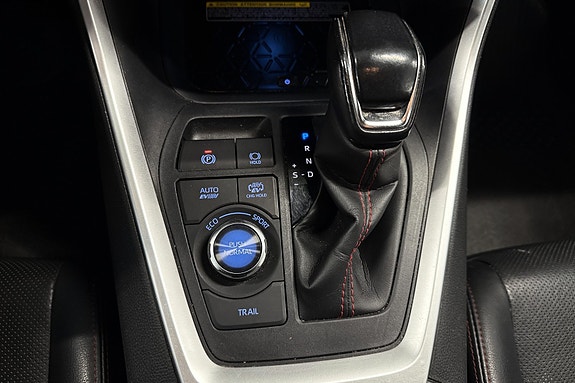 Toyota RAV4 Plug-in Hybrid 18 of 25