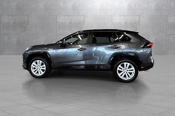 Toyota RAV4 Plug-in Hybrid 2 of 25