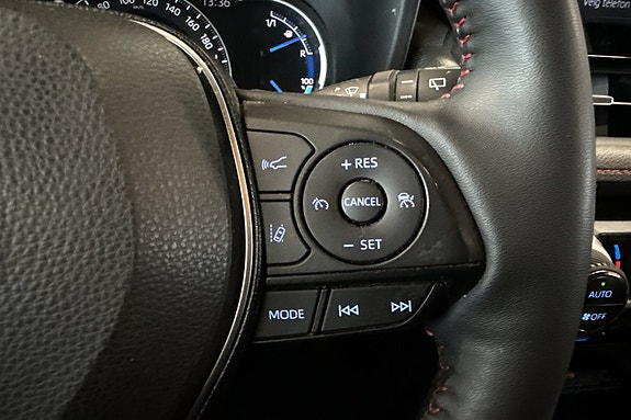 Toyota RAV4 Plug-in Hybrid 11 of 25