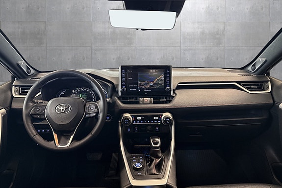 Toyota RAV4 Plug-in Hybrid 13 of 25