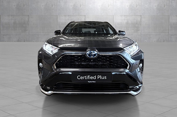 Toyota RAV4 Plug-in Hybrid 8 of 25