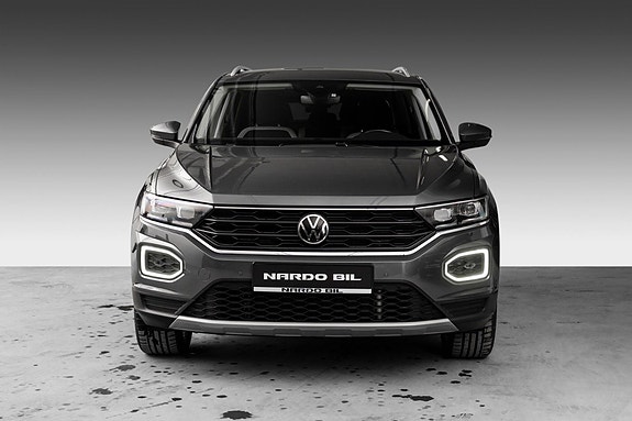 Volkswagen T-Roc 3 of 23
