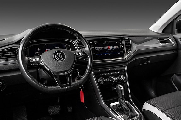 Volkswagen T-Roc 21 of 23