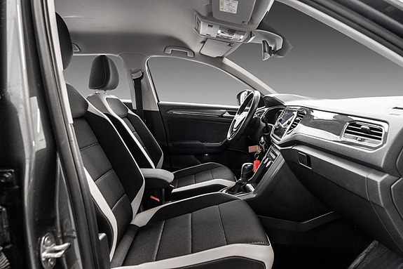 Volkswagen T-Roc 23 of 23