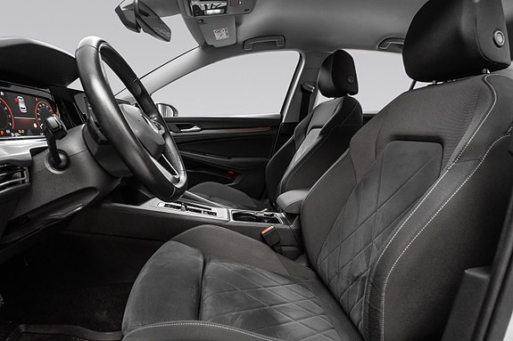 Volkswagen Golf VIII 13 of 30