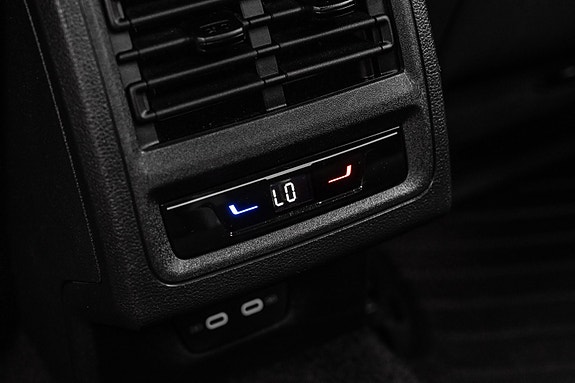 Volkswagen Golf VIII 28 of 30
