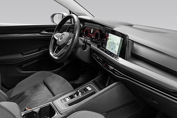 Volkswagen Golf VIII 16 of 30