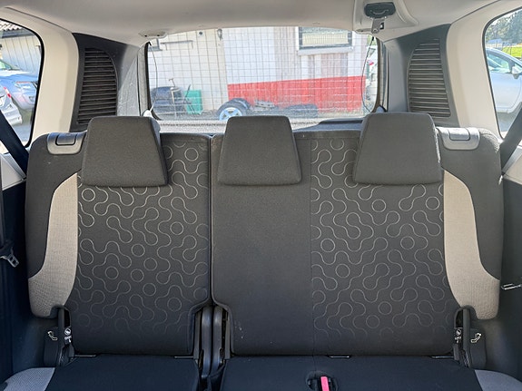 Citroen C3 Picasso 19 of 29
