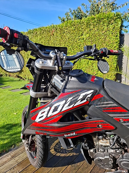 Aprilia SX 125 Super Motard 6 of 16