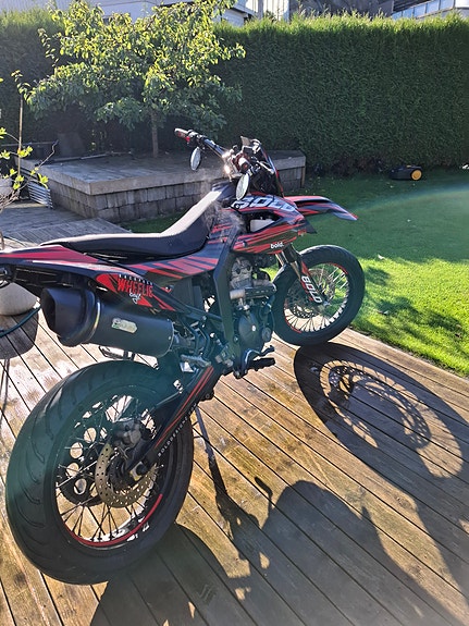 Aprilia SX 125 Super Motard 3 of 16