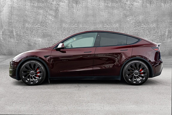 Tesla Model Y 12 of 30