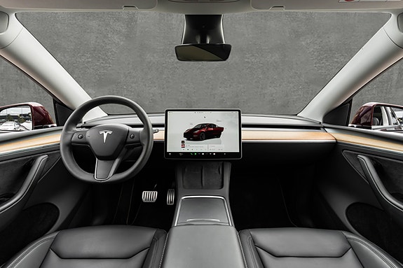 Tesla Model Y 15 of 30
