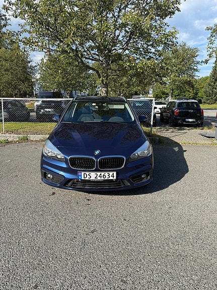 BMW 218i 4 of 5