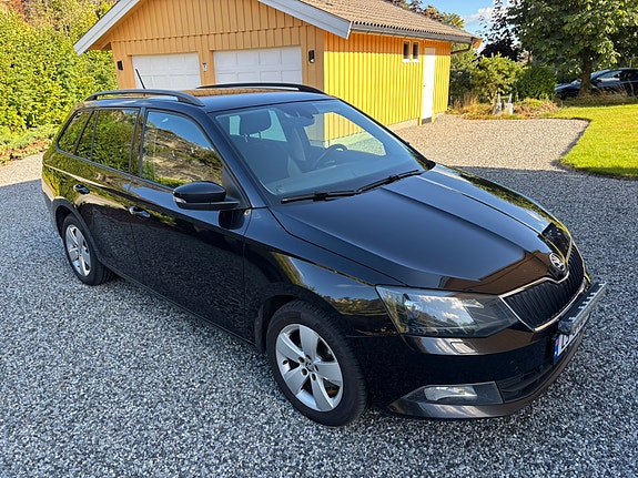 Skoda Fabia 2 of 9