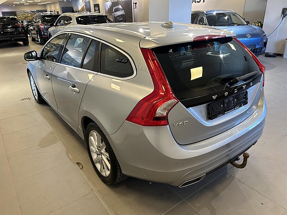 Volvo V60 4 of 10