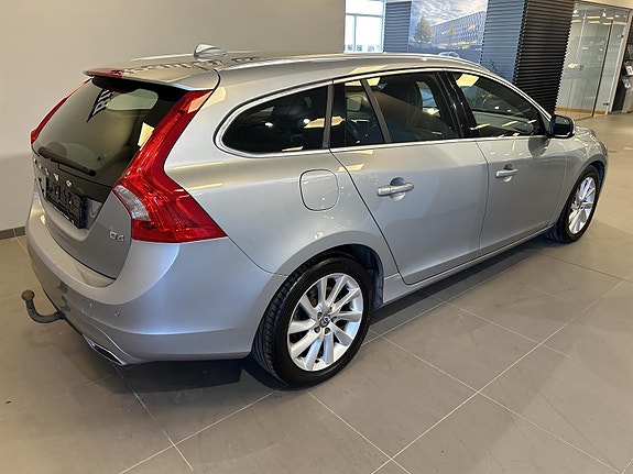 Volvo V60 3 of 10