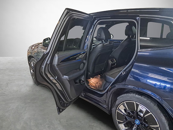 BMW iX3 25 of 30