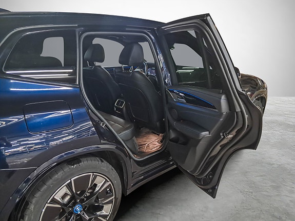 BMW iX3 20 of 30