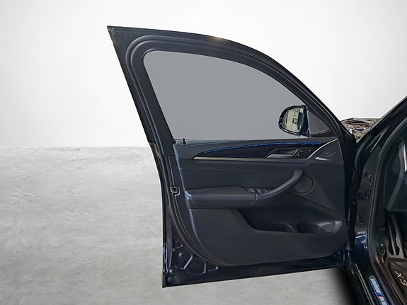 BMW iX3 12 of 30