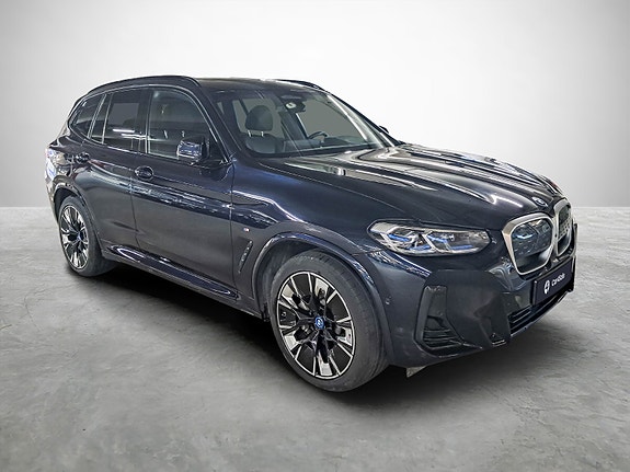 BMW iX3 7 of 30