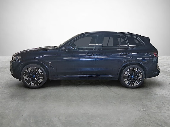 BMW iX3 2 of 30