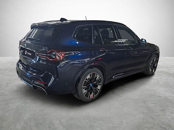 BMW iX3 5 of 30