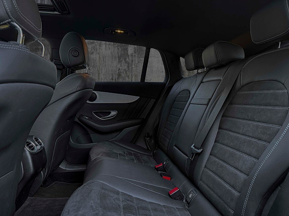 Mercedes-Benz EQC400 17 of 20