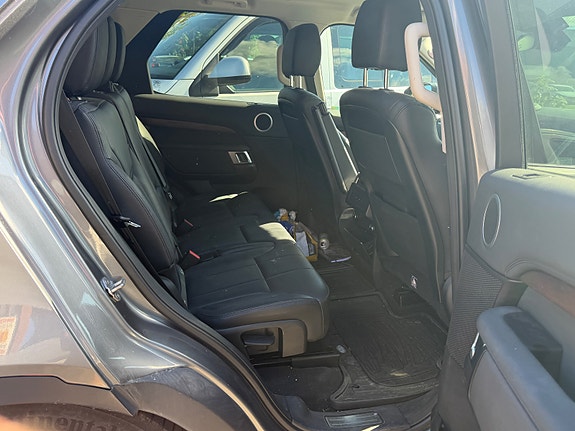 Land Rover Discovery 8 of 8