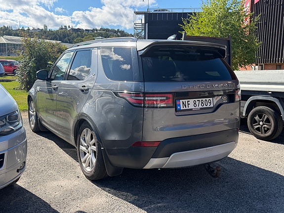 Land Rover Discovery 4 of 8