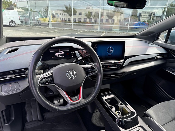 Volkswagen ID.4 GTX 17 of 30