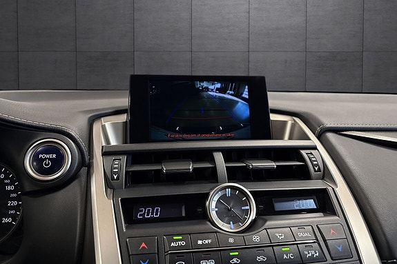 Lexus NX300h 20 of 21