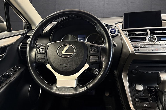 Lexus NX300h 11 of 21