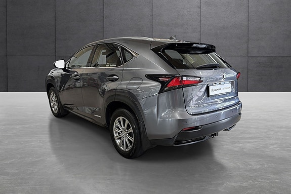 Lexus NX300h 3 of 21