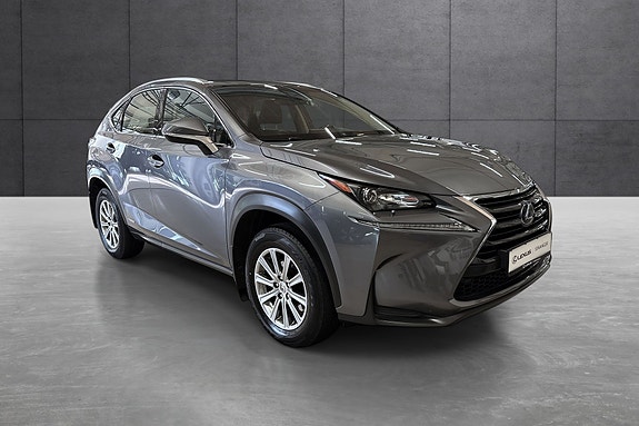 Lexus NX300h 7 of 21