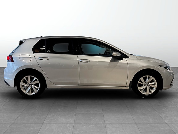Volkswagen Golf VIII 4 of 16