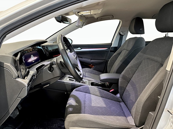 Volkswagen Golf VIII 8 of 16