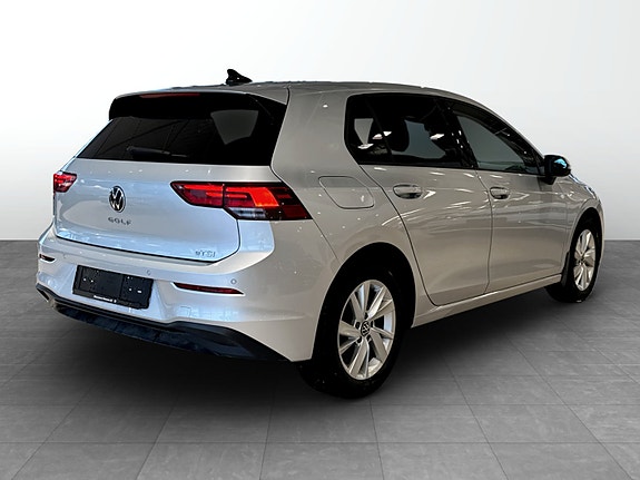 Volkswagen Golf VIII 5 of 16