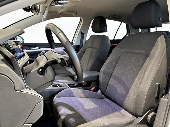 Volkswagen Golf VIII 9 of 16