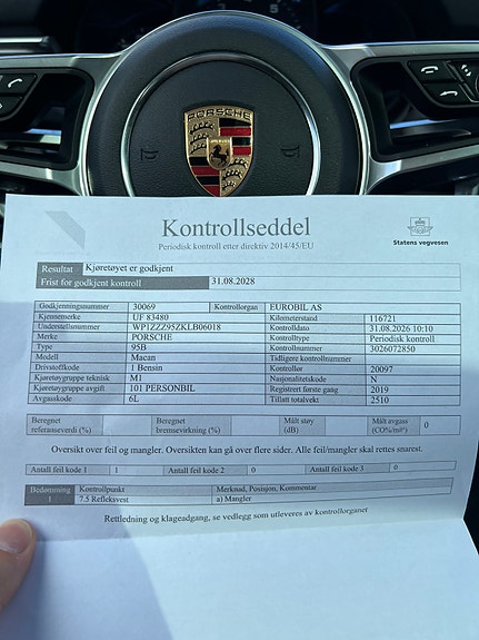 Porsche Macan 24 of 28