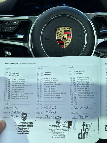 Porsche Macan 26 of 28