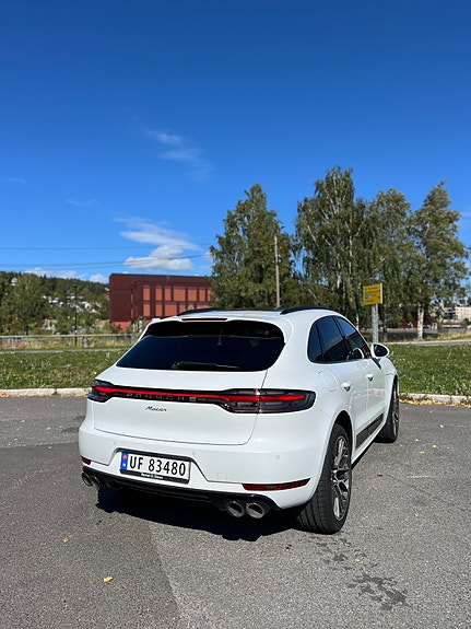 Porsche Macan 4 of 28