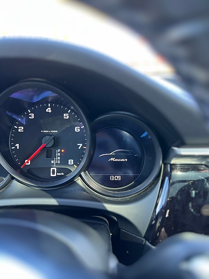 Porsche Macan 23 of 28