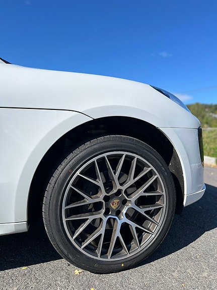 Porsche Macan 6 of 28