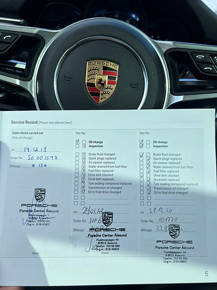 Porsche Macan 25 of 28