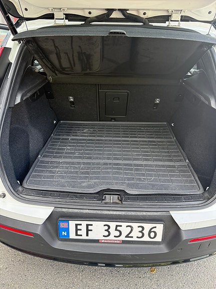 Volvo XC40 30 of 30